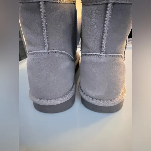 Cushionaire Gray Suede Ankle Boots - Image 5
