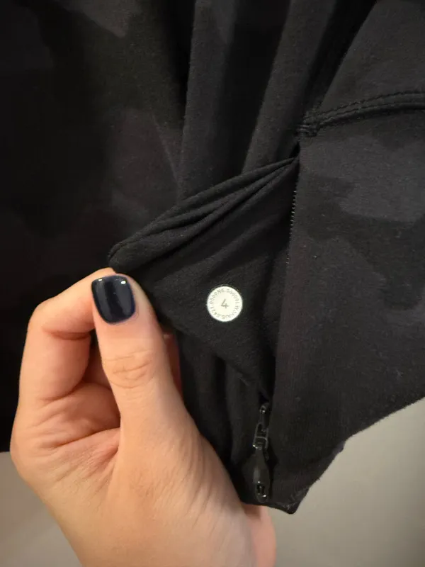 Lululemon Camo Cropped Half-Zip Rulu Running Black - Image 5