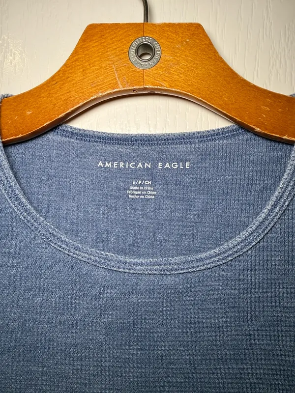 American Eagle Outfitters Women's Washed Blue Waffle Baby Tee Size Small EUC - Image 3