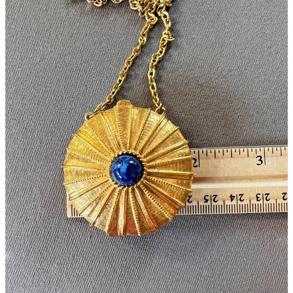 Estee Lauder Gold Tone Solid Perfume Compact Pendant Locket Necklace 70's - Image 11