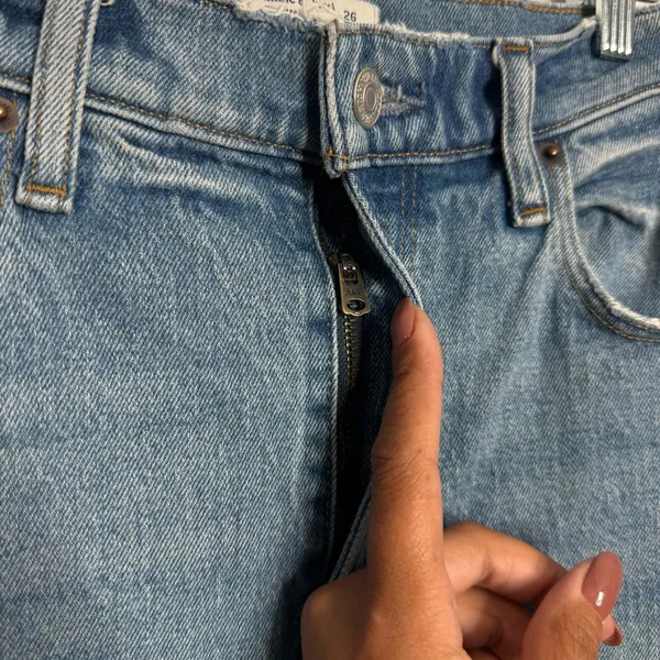 Abercrombie & Fitch Curve Love The 90's Straight Ultra High Rise‎ Size 26/2R - Image 7