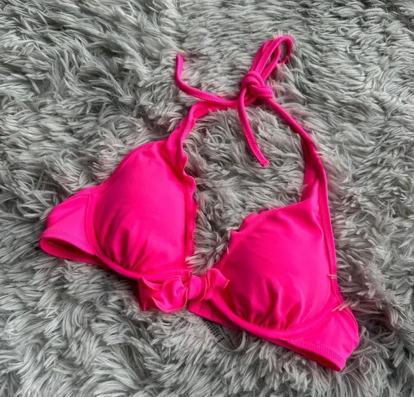 VS Pink Ruffled Bikini Top - Image 2