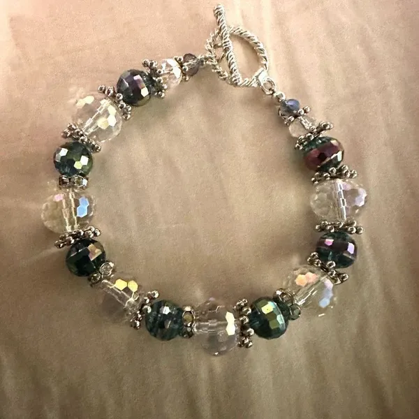 Clear and iridescent crystal beaded bracelet - Image 3