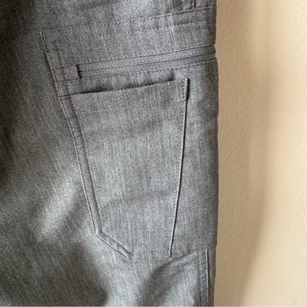 Figs Women’s Yola Skinny Scrub Pants‎ in Graphite Gray Size Small - Image 12
