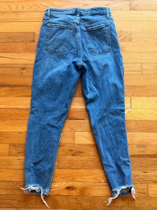 ABERCROMBIE & FITCH Curve Love The Mom High Rise Distressed Medium‎ Wash Jean 27 - Image 2