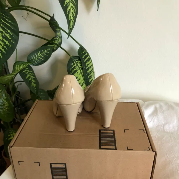 Forever 21 Nude Come Block Heel Glossy Heels - Image 3