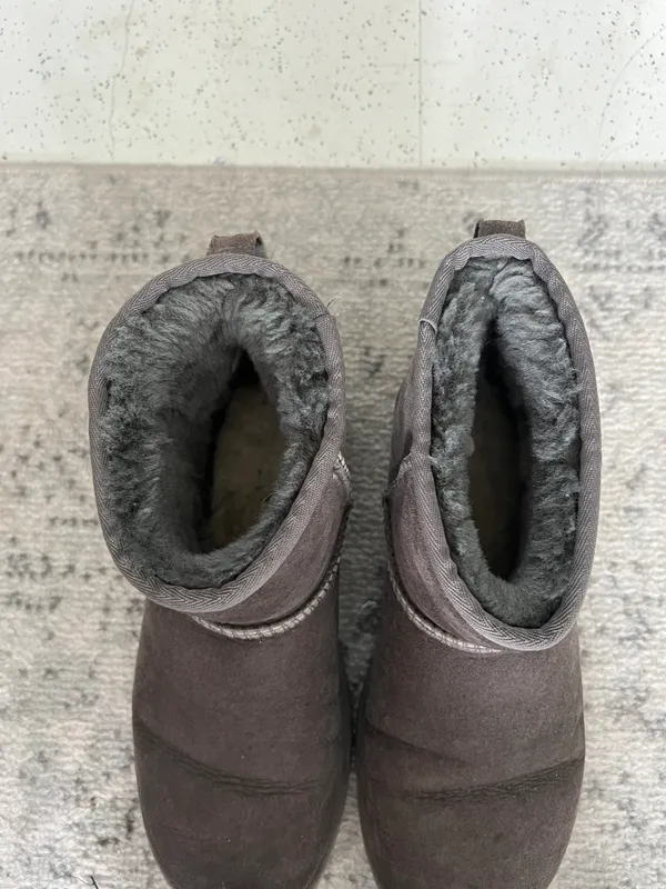 UGG Mini - Image 3