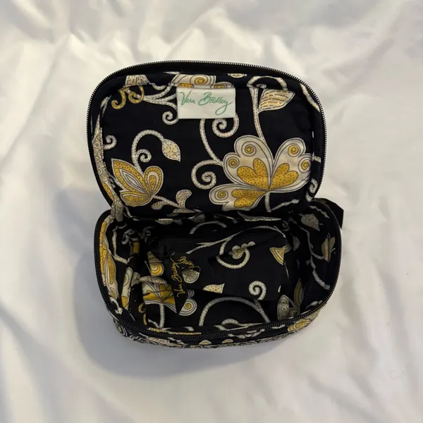 EUC Vera Bradley Fold Out Multi-compartment Cosmetic Bag - Image 4