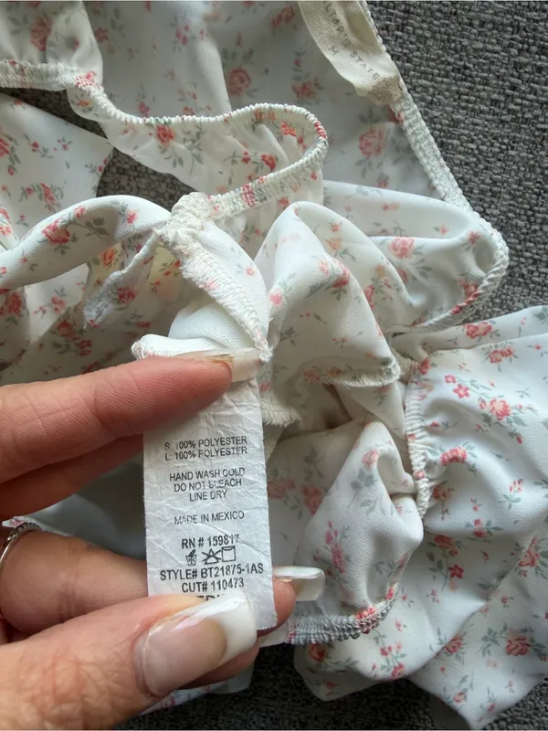 Altar'd State White Floral Tie-Back Puff Sleeve Crop‎ Top - Image 6