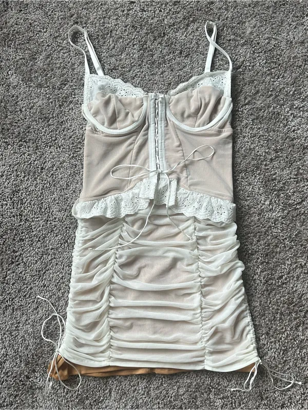 Lace-Trim Ruched Bodycon Slip Dress in Ivory and Beige - Image 2