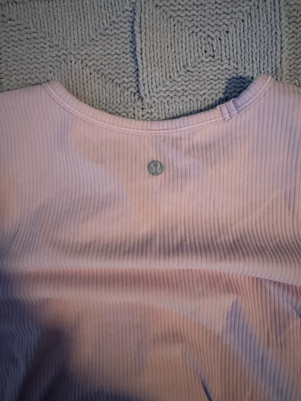 Lululemon shirt - Image 4