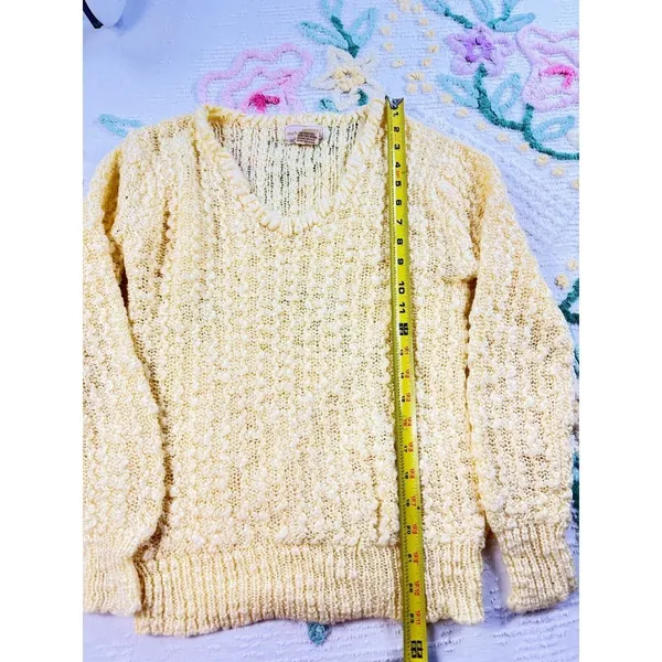 Mister Noah Vintage Yellow V-Neck Textured Knit Sweater Cozy Retro Pullover M - Image 6