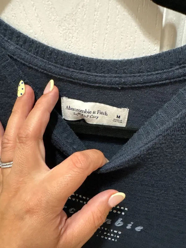 Abercrombie & Fitch Soft A&F Cozy Graphic Long Sleeve Top, Size M - Image 3
