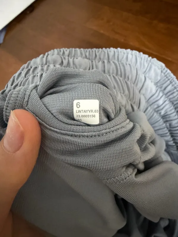 Lululemon Hottie Hot Shorts 2.5" High-Rise - Image 3
