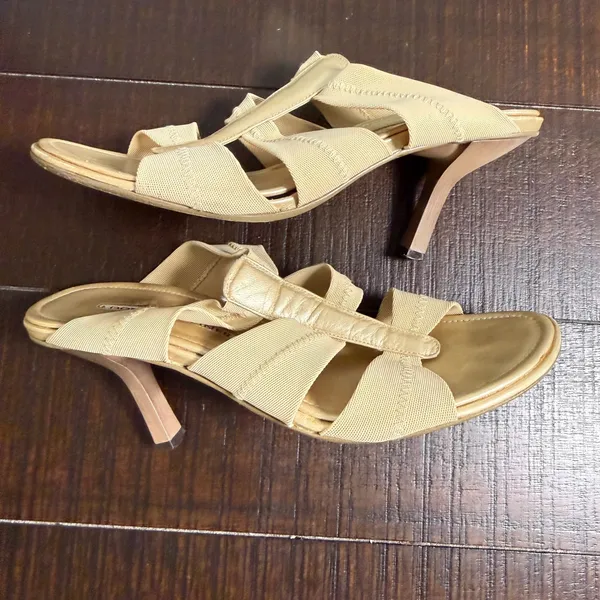 Donald J Pliner Womens 7.5 M Nude Gold Strappy Kitten Heel Sandals Mules Spain - Image 6