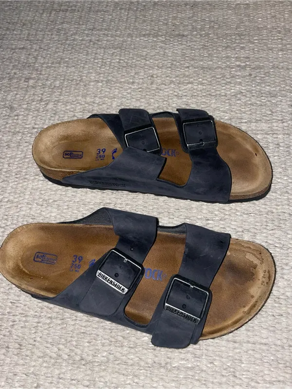 Women’s BIRKENSTOCK sandals in Navy - Image 3