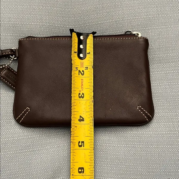 Coach Dark Brown Leather Wristlet used good condition - Image 10