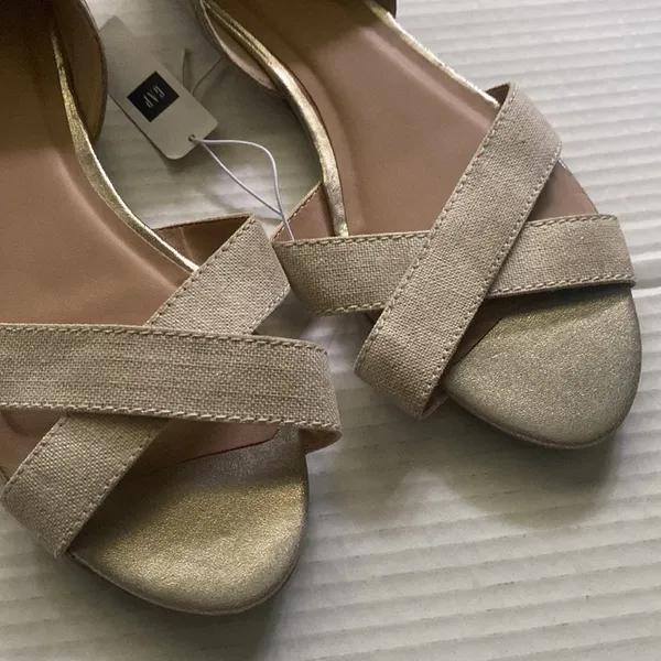 NWT Gap women’s gold open toe fabric leather slide shoes, size 10 - Image 4
