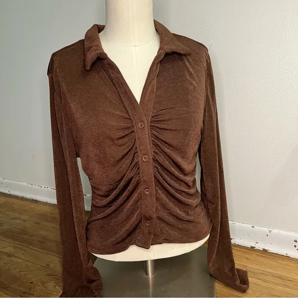 JUST POLLY NWT Chocolate Brown Ruched Front Long Sleeve Top Size L‎ - Image 2