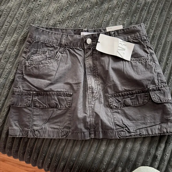 ZARA Charcoal Gray Cargo Mini Skirt - Image 3