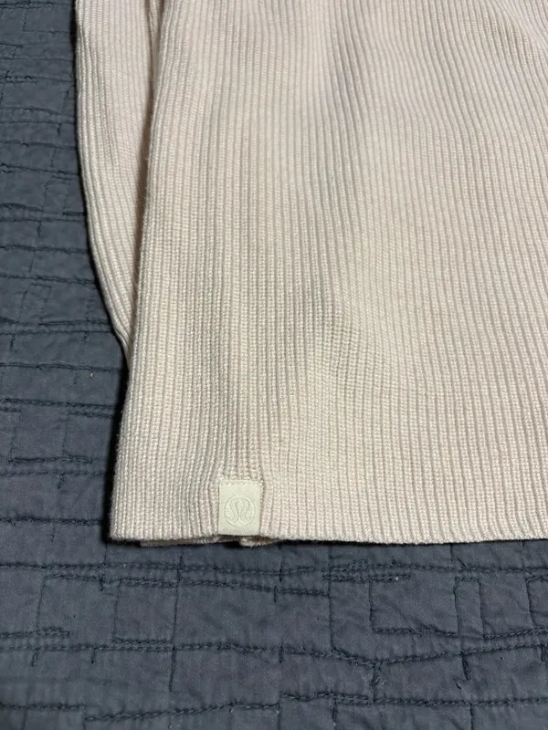 Lululemon women’s knit sweater cream color - Image 3