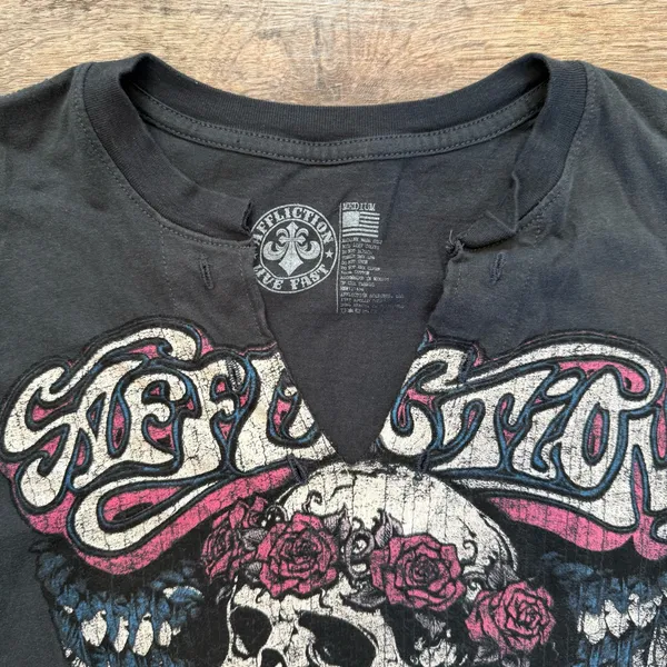Affliction Women’s Crop Tee Black Pink Skull “Walking on the Wild Side” Medium - Image 2