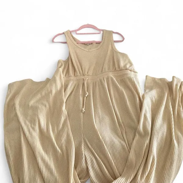 No Comment Plus women's cream/ivory ribbed jumpsuit in size 1X - Image 4