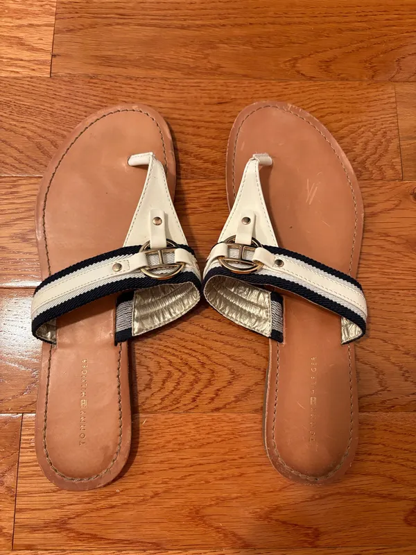 Tommy Hilfiger flip flops - Image 2