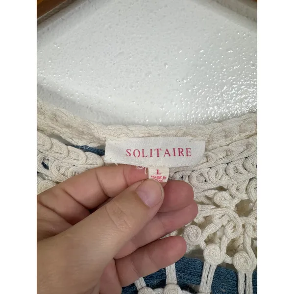 Solitaire Crochet Knit Floral Medallion Top Cream Blue Boho Cap Sleeve Large - Image 3