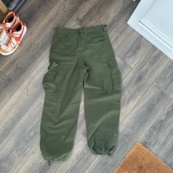 Artizia TNA green cargo pants • Size 4 - Image 8