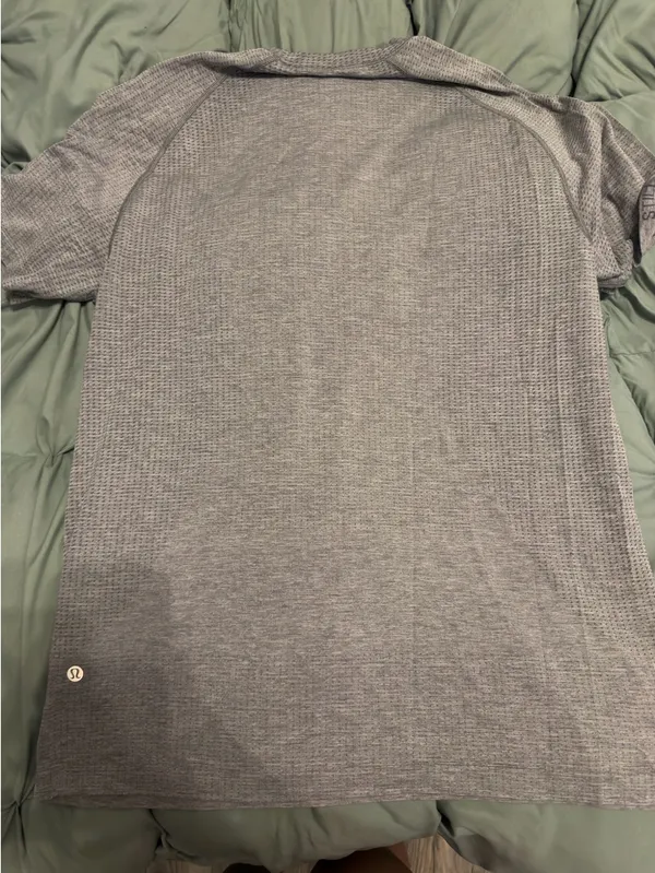 Lululemon Metal Men’s Vent Shirt Grey - Image 2