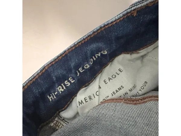 American Eagle Hi-Rise Jegging - Distressed Raw Hem - Size 6 - Image 7