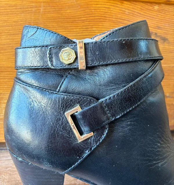Louise et Cie Black Leather Heeled Booties with Gold Accents - Size 8 - Image 3