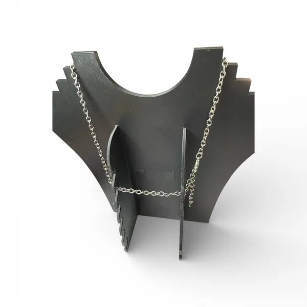 Elegant Silver Necklace with Green Pendant - Image 2