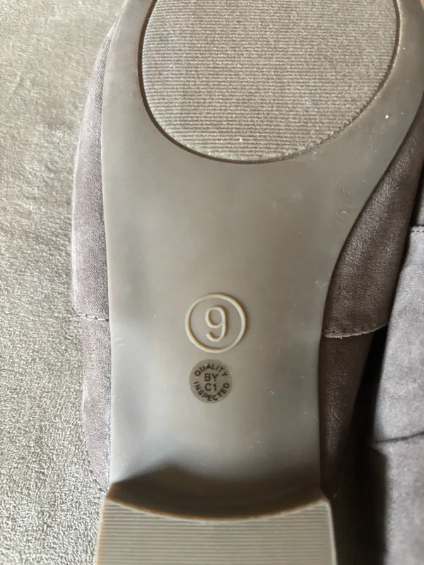 Shoes Gray Size 9 - Image 5