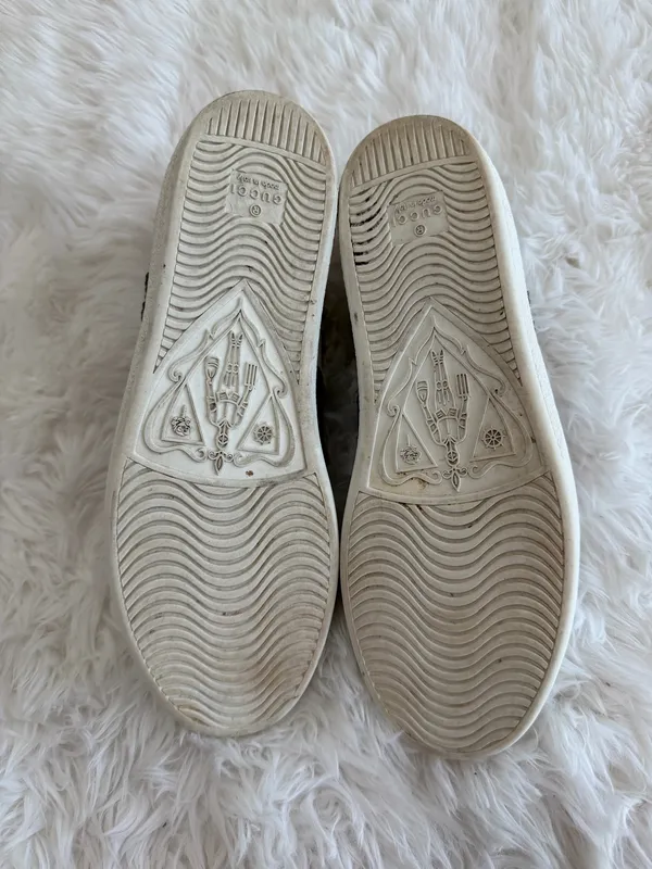 Gucci Ace Embroidered Arrow Sneakers - Image 10