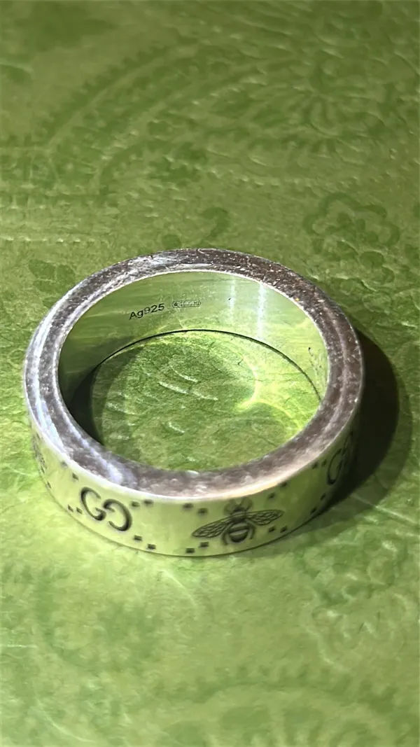 Gucci GG Signature Bee 6MM Silver 925 Semi Shiny Ring - Image 5