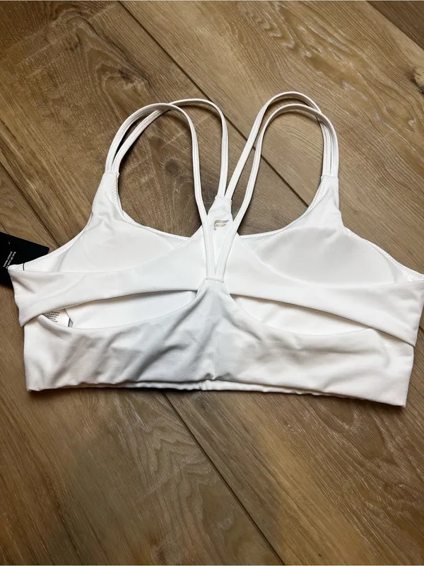 FABLETICS Principal Low Impact Bra. Size Medium. New With Tags. - Image 5
