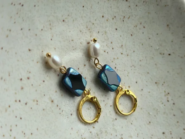 Handmade boho unique whimsy quality Czech glass beads & pearl dangle earrings🖤 - Image 4