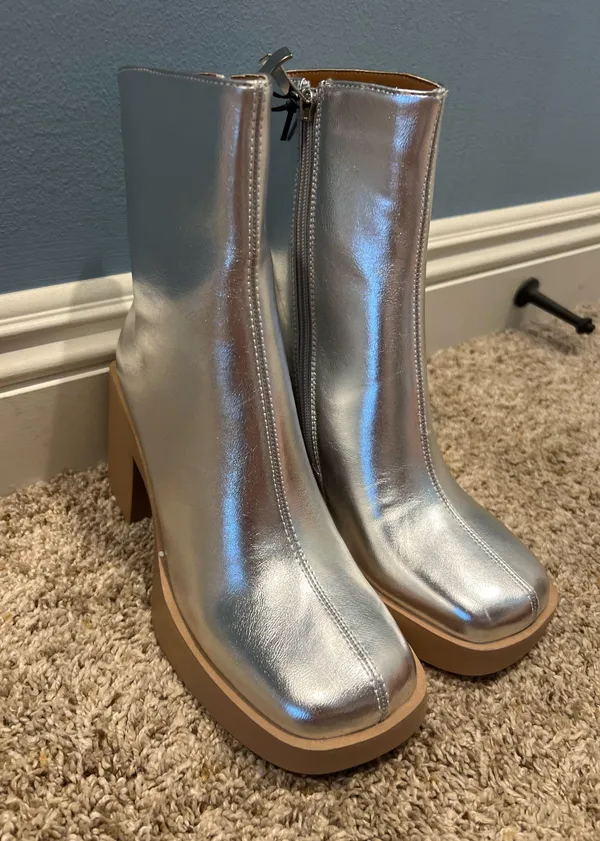 Isnom Silver ankle boots with chunky heels - Image 4