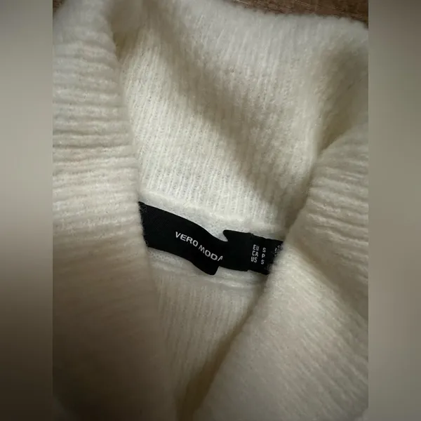 Bohme Turtle Neck tank - Image 2