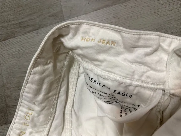American eagle white mom jeans  - Image 4