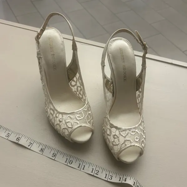 Heels Elegant White Peep-Toe Slingback Heels Audrey Brooke 8 1/2 Great shape - Image 7