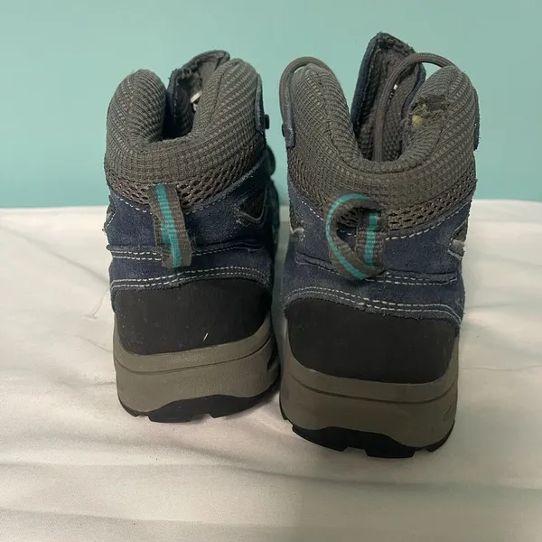 Vasque Leather Upper Hiking Boots Women's Size 5‎ Black And Gray - Image 3