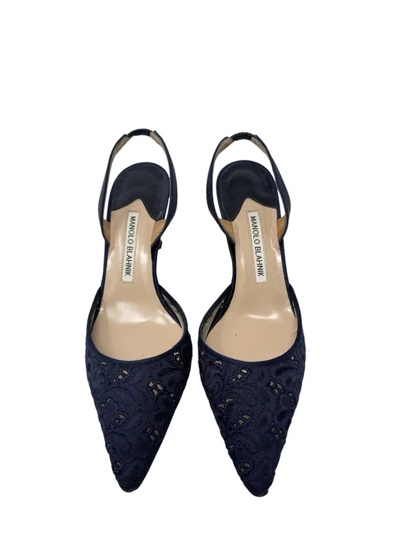 Manolo Blahnik Carolyne 70 Navy Blue Floral Lace Slingback Pumps Size 37.5 - Image 5