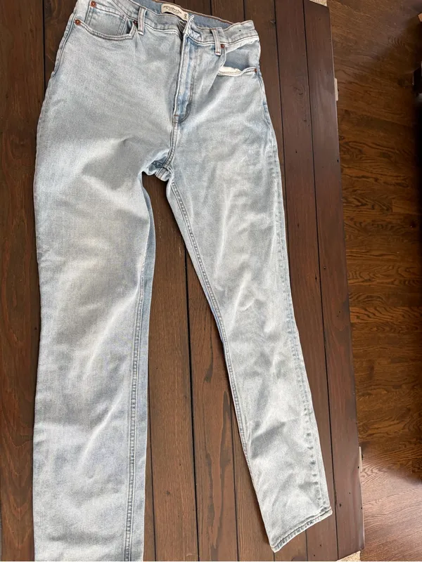 Abercrombie & Fitch Light Blue High-Rise Slim Straight Jeans - Image 6