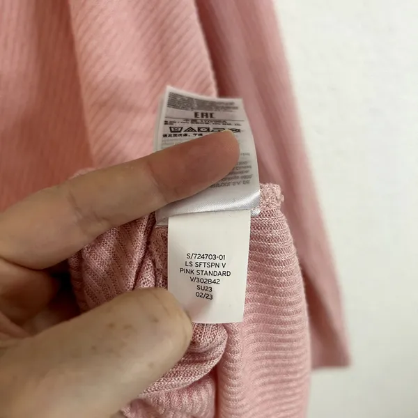 Gap Soft V Neck Sweater Womens Size Medium Pink NWT Style 724703 NEW - Image 4
