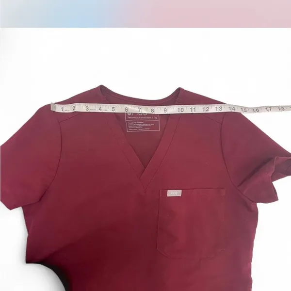 Three (3) Figs Catalina One-Pocket Scrub Top - Maroon, Blue, Charcoal. Size XS - Image 6