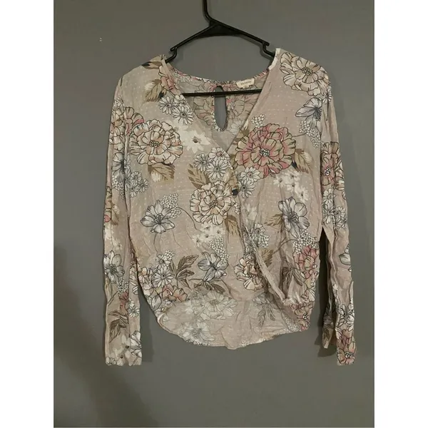 Em Crème Floral Wrap Blouse Size Small Pink - Image 3