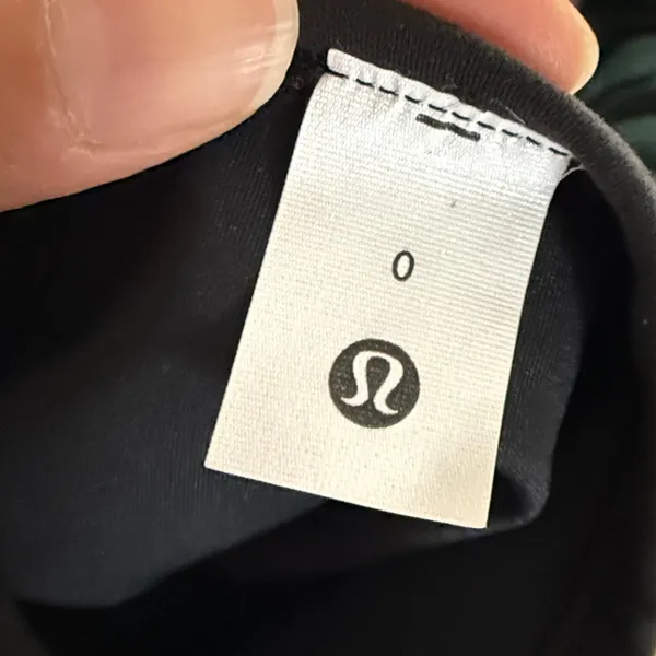 Lululemon Black Top Size 0 Women’s Tank - Image 3